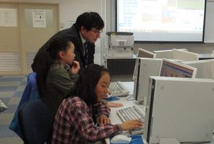 小中学生向けプログラミング講座 in 三重短が開催されました。